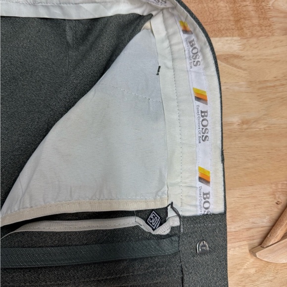 Vintage Hugo Boss Green Trousers 36x30 - Picture 4 of 4